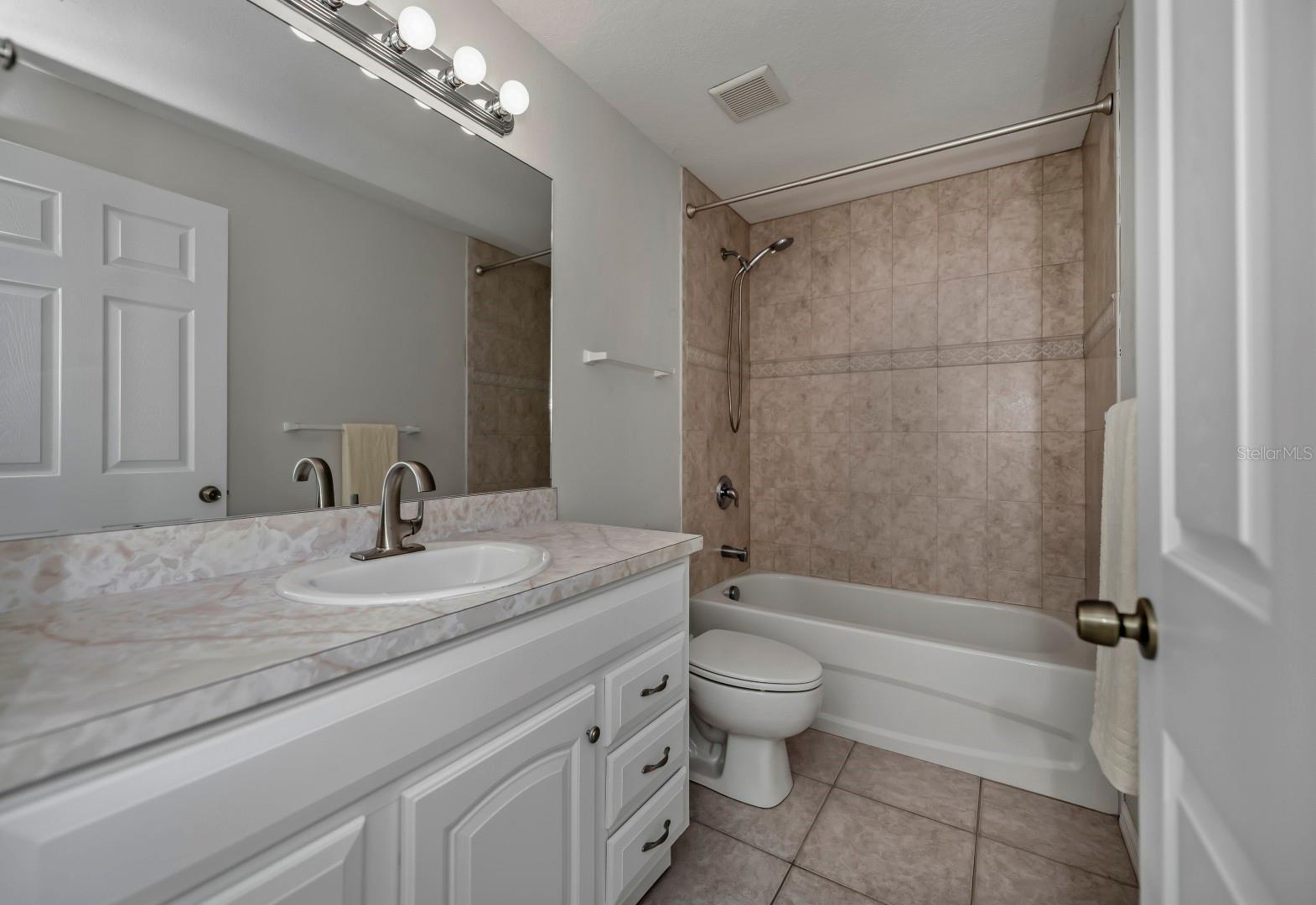 18100 ALEXANDER AVE, PORT CHARLOTTE, FL, 33954