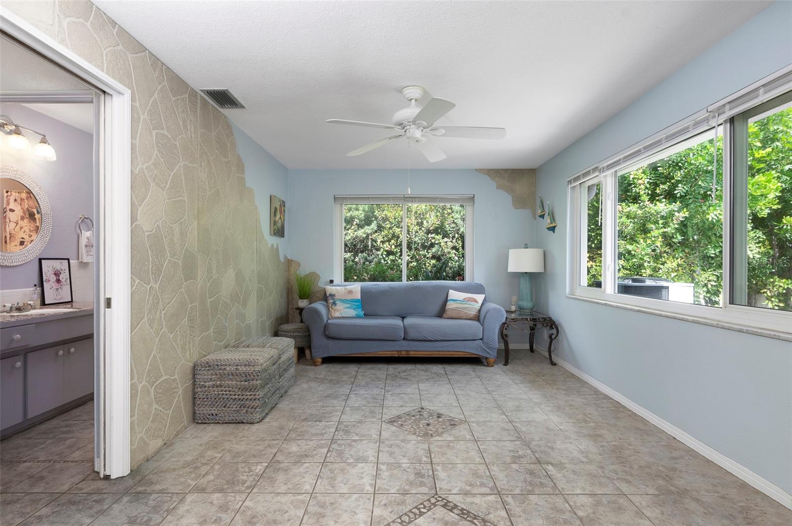 6743 16TH AVE N, ST PETERSBURG, FL, 33710
