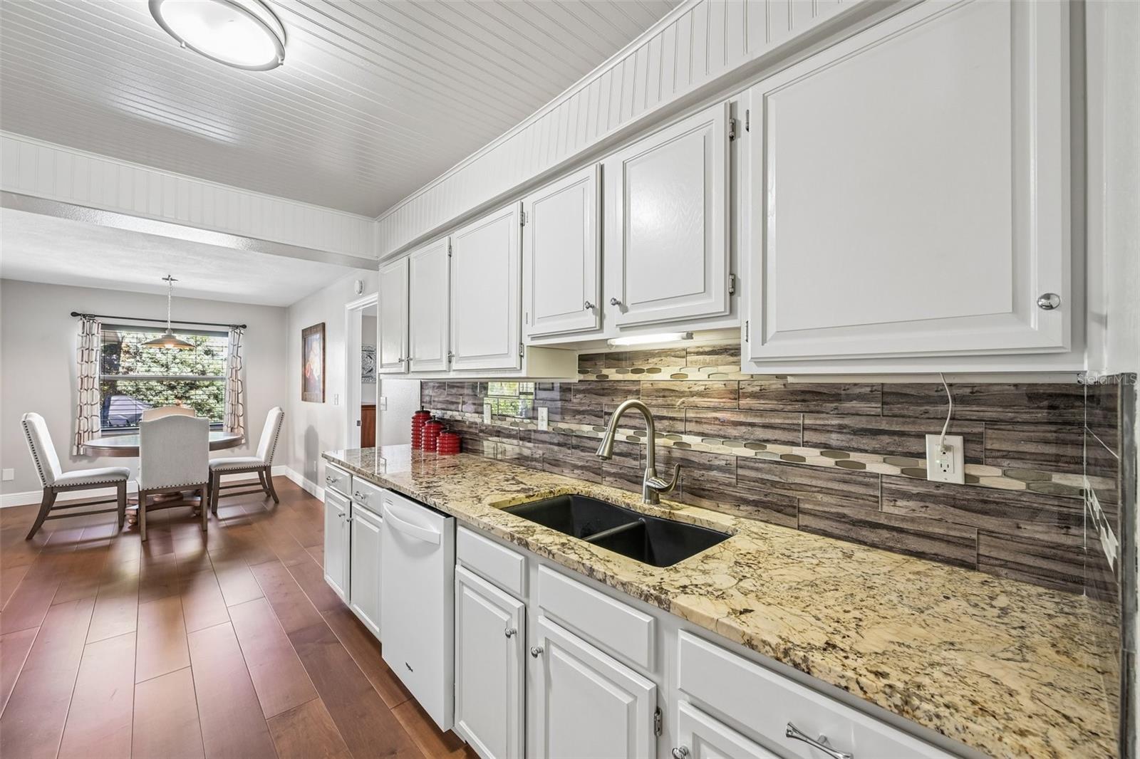 2025 NEW BEDFORD DR, SUN CITY CENTER, FL, 33573