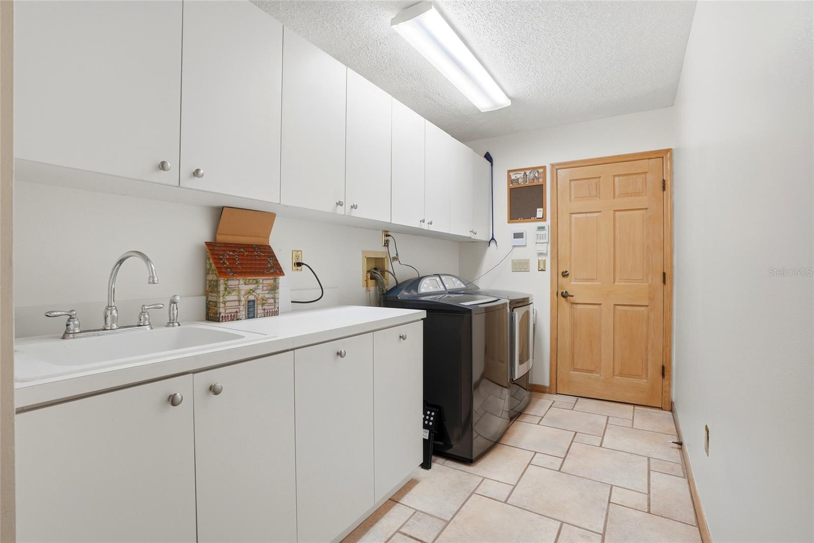 3493 SHORELINE CIR, PALM HARBOR, FL, 34684
