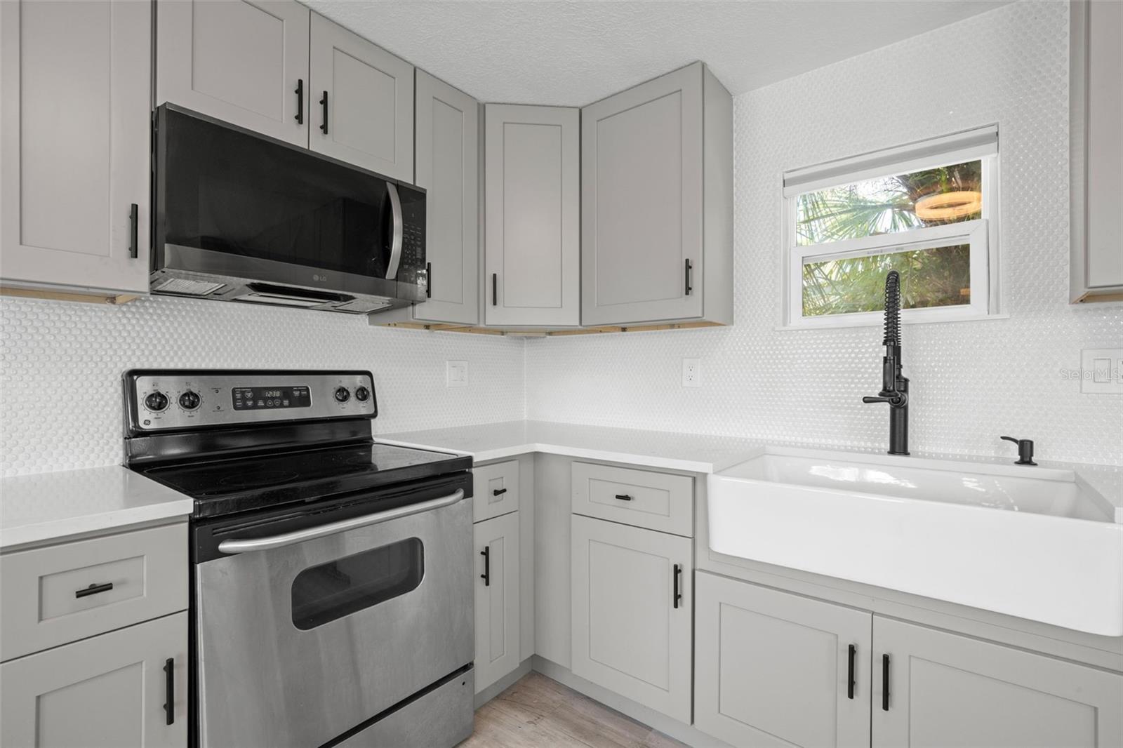 4851 W GANDY BLVD #B7L20, TAMPA, FL, 33611