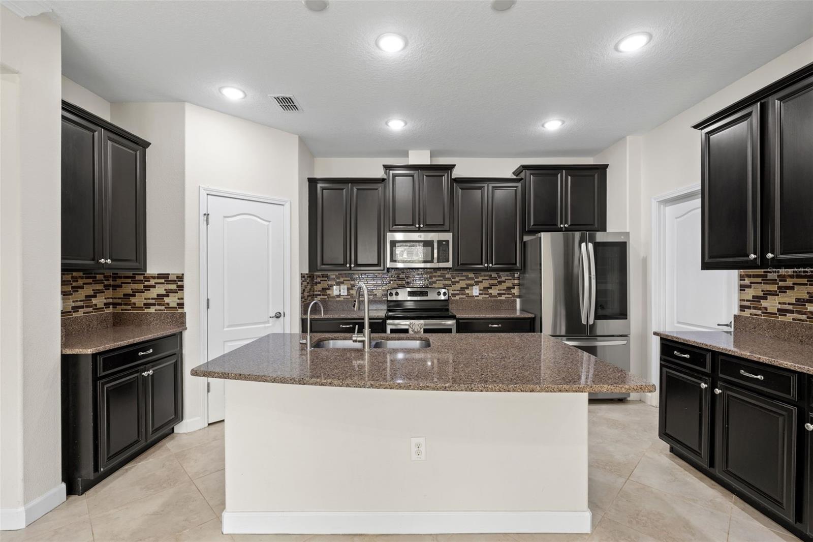 19476 PADDOCK VIEW DR, TAMPA, FL, 33647