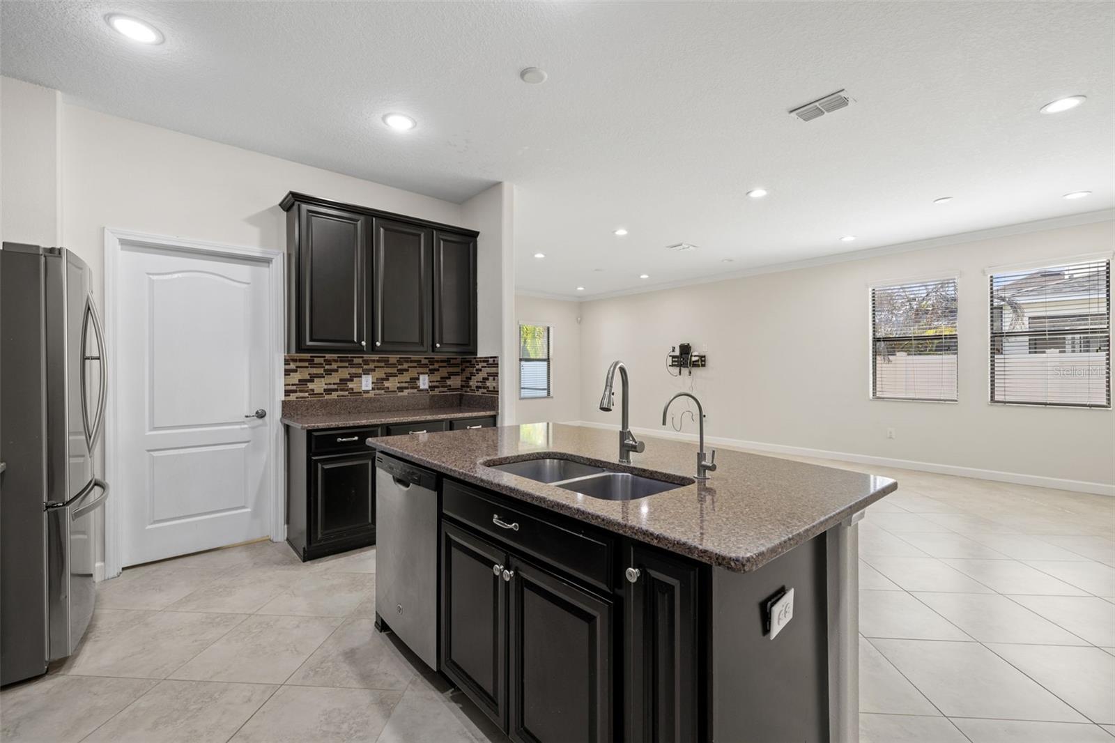 19476 PADDOCK VIEW DR, TAMPA, FL, 33647