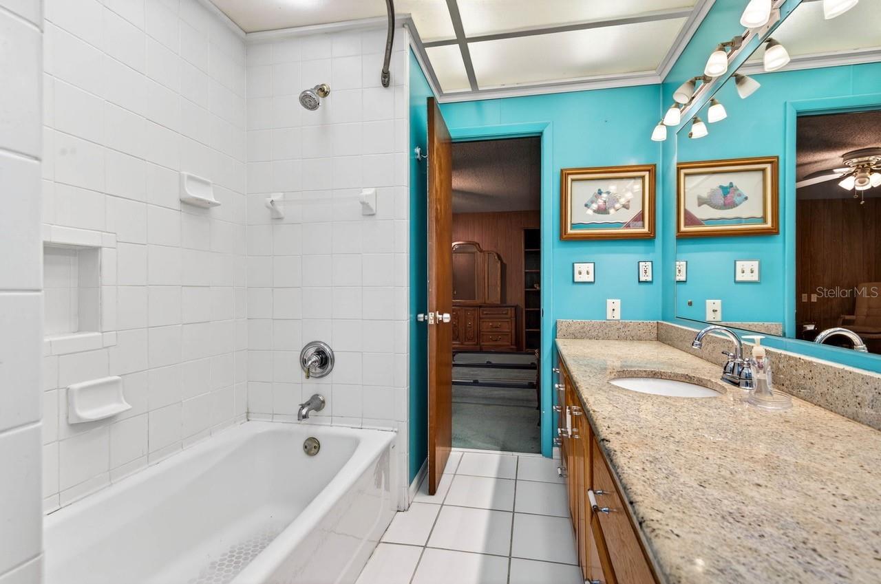 825 W WHATLEY PL, TAMPA, FL, 33604