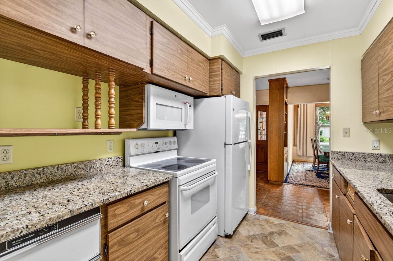 825 W WHATLEY PL, TAMPA, FL, 33604
