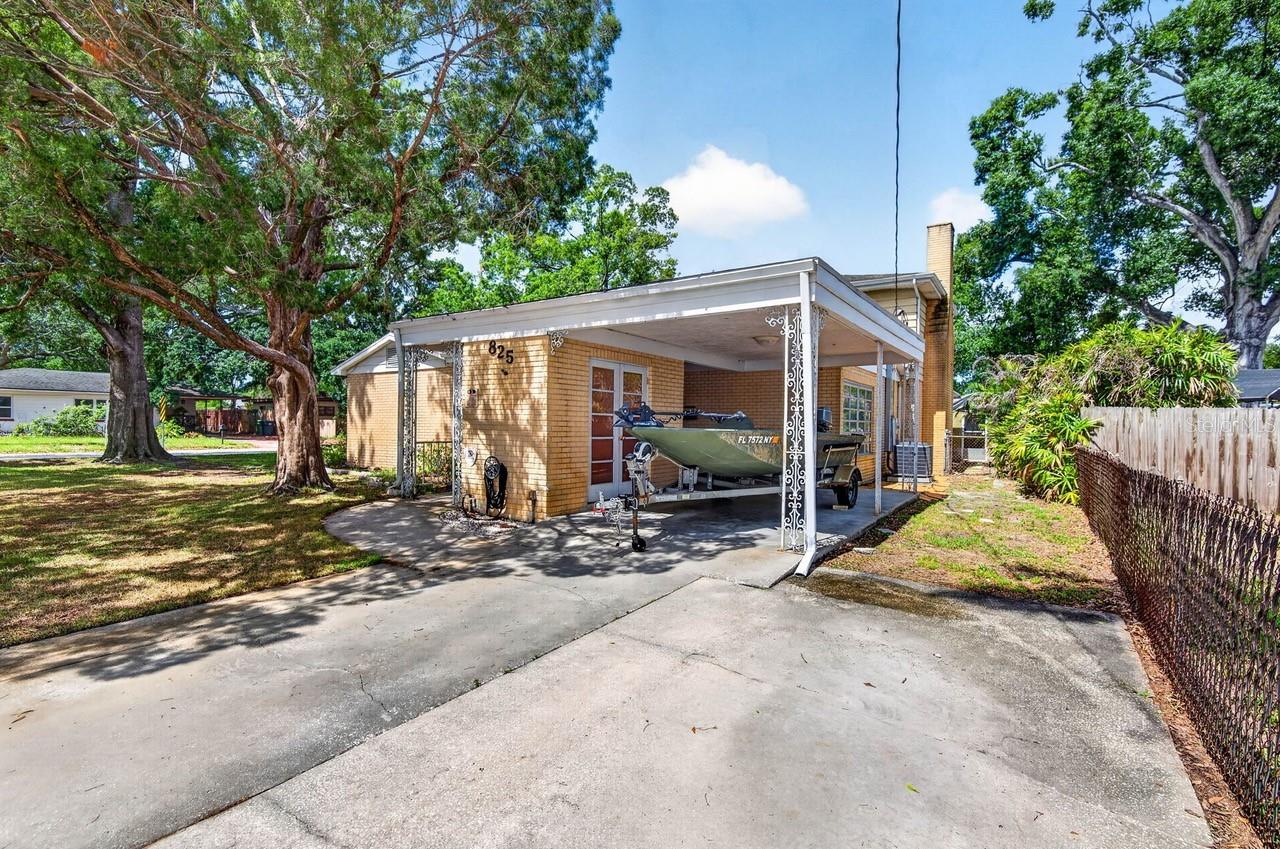 825 W WHATLEY PL, TAMPA, FL, 33604