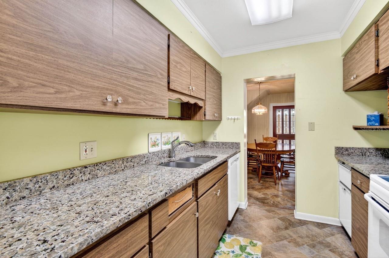 825 W WHATLEY PL, TAMPA, FL, 33604