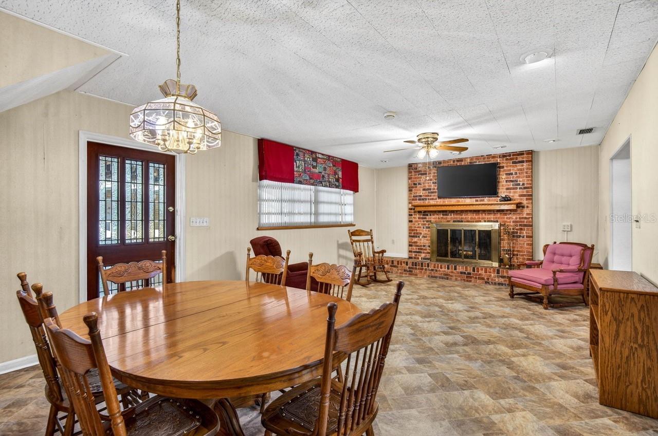 825 W WHATLEY PL, TAMPA, FL, 33604