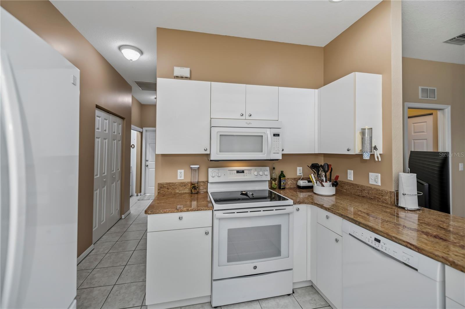 1445 RED OAK LN, PORT CHARLOTTE, FL, 33948