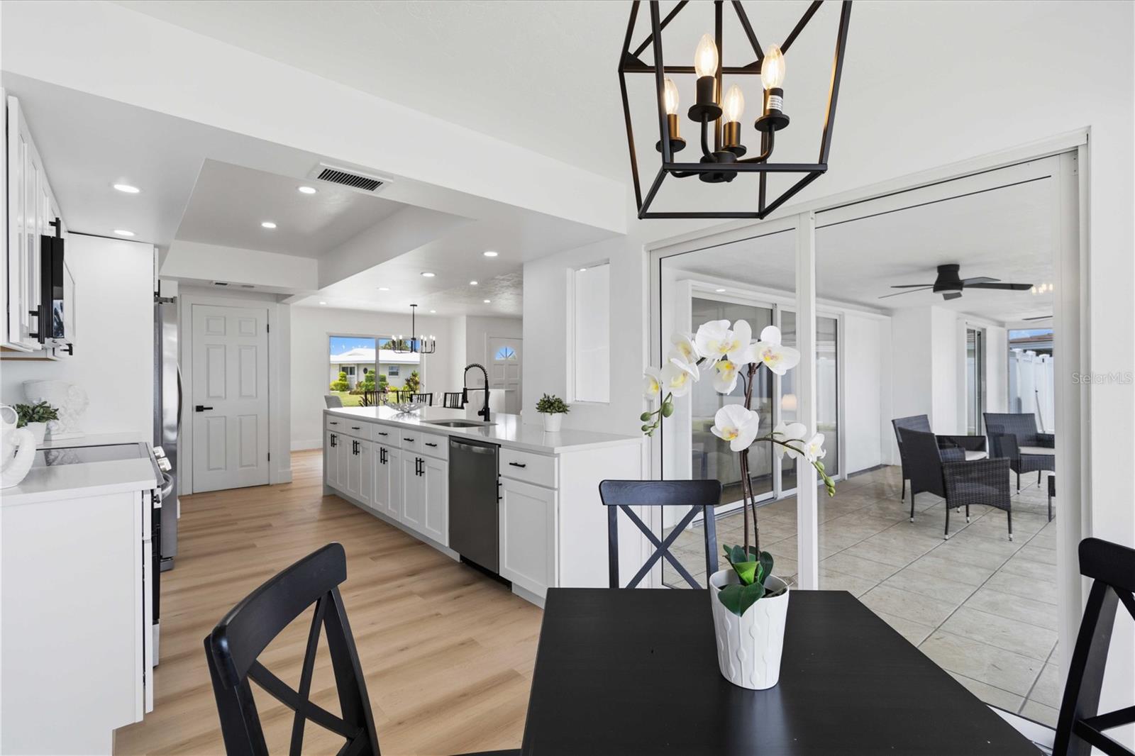 3535 VILLAGE GREEN DR, SARASOTA, FL, 34239