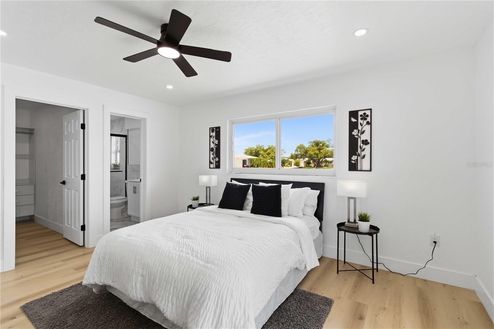 3535 VILLAGE GREEN DR, SARASOTA, FL, 34239