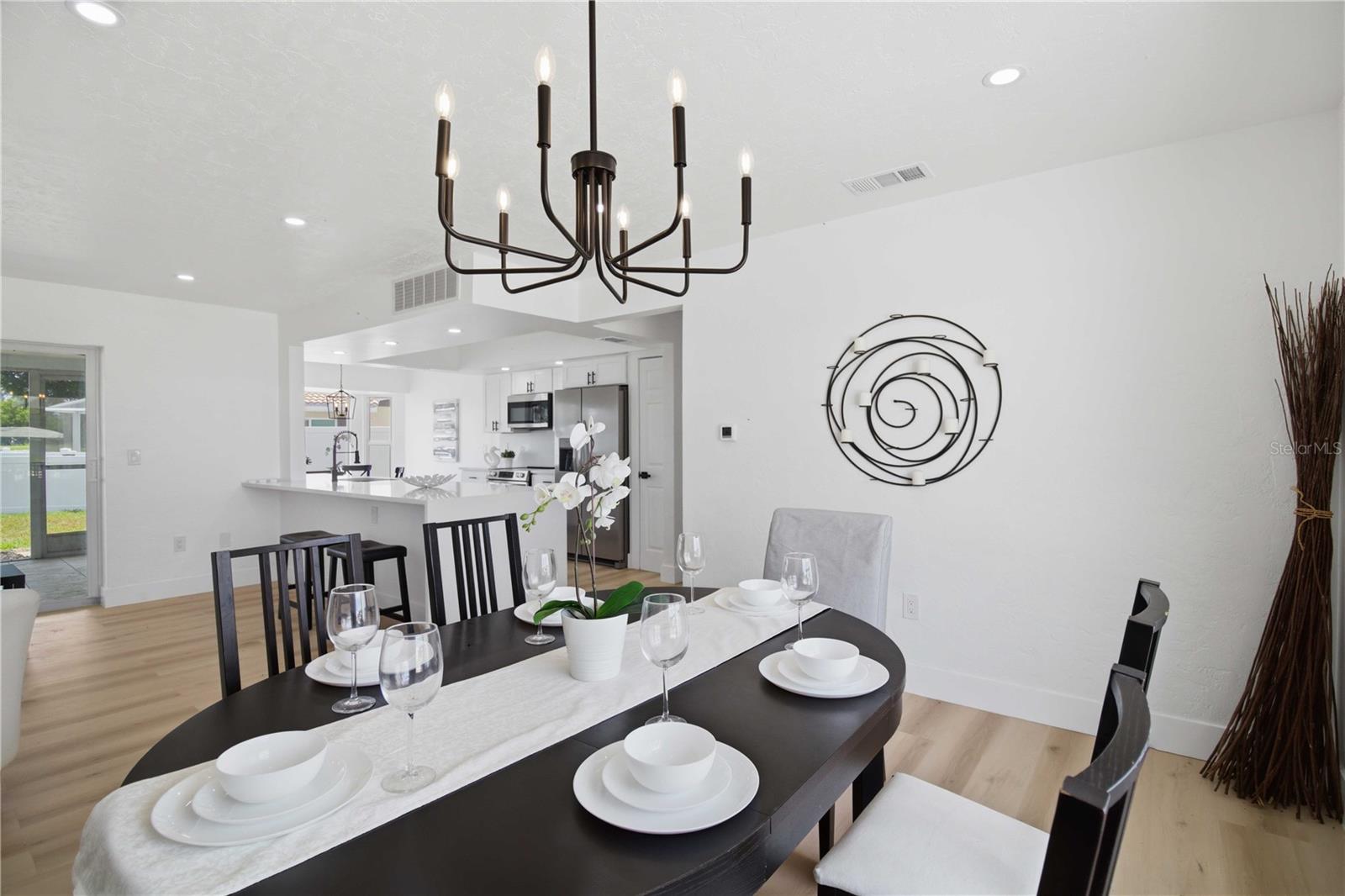 3535 VILLAGE GREEN DR, SARASOTA, FL, 34239