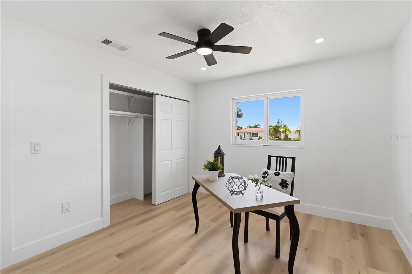 3535 VILLAGE GREEN DR, SARASOTA, FL, 34239