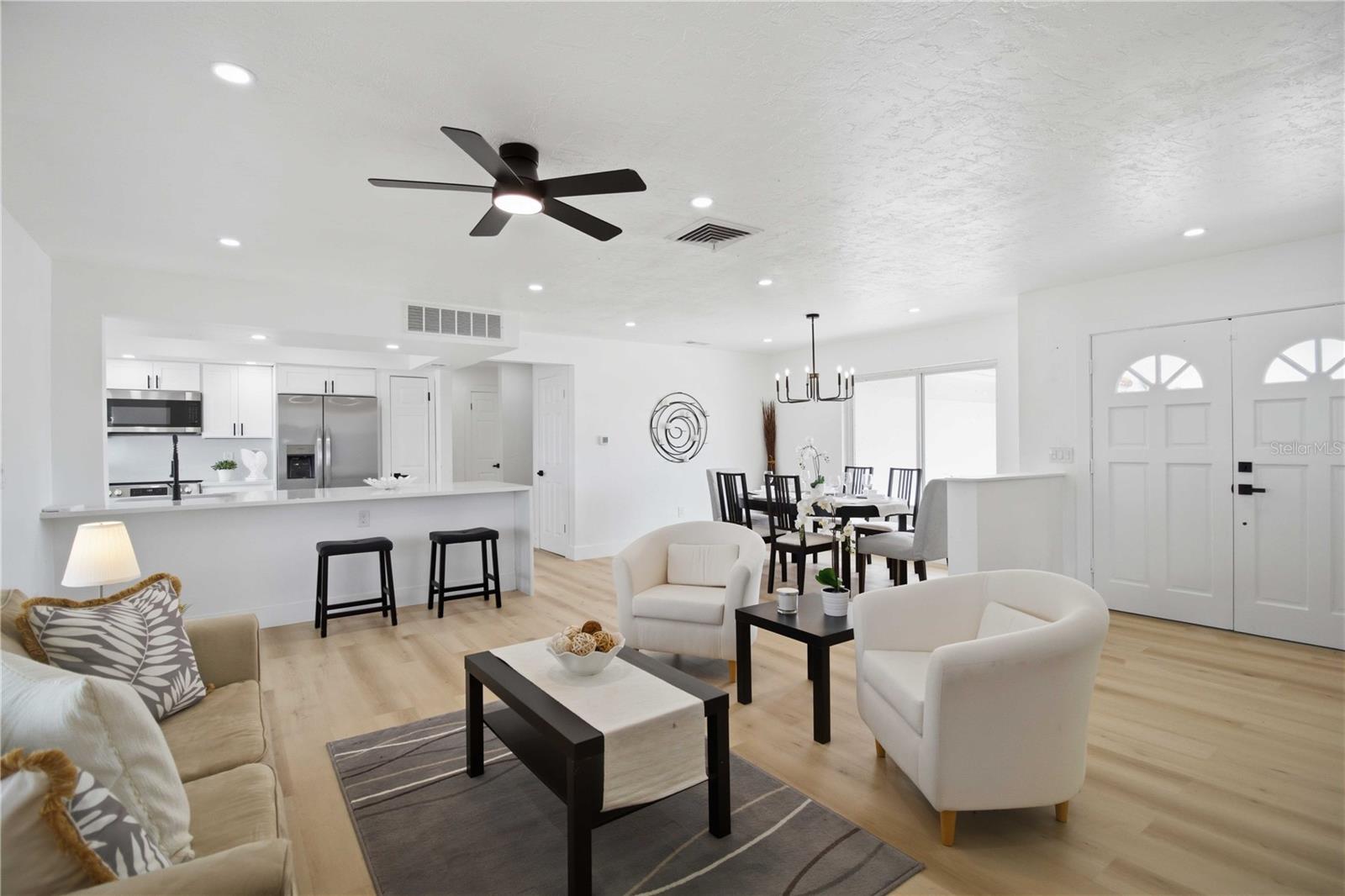 3535 VILLAGE GREEN DR, SARASOTA, FL, 34239