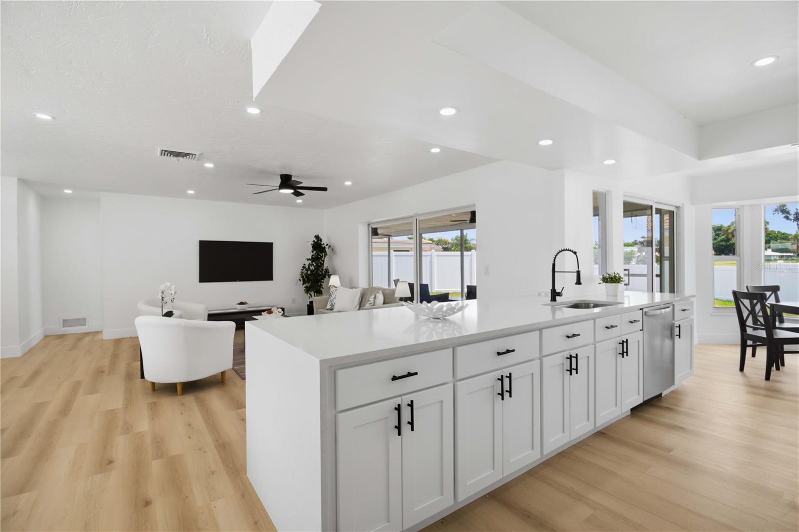 3535 VILLAGE GREEN DR, SARASOTA, FL, 34239