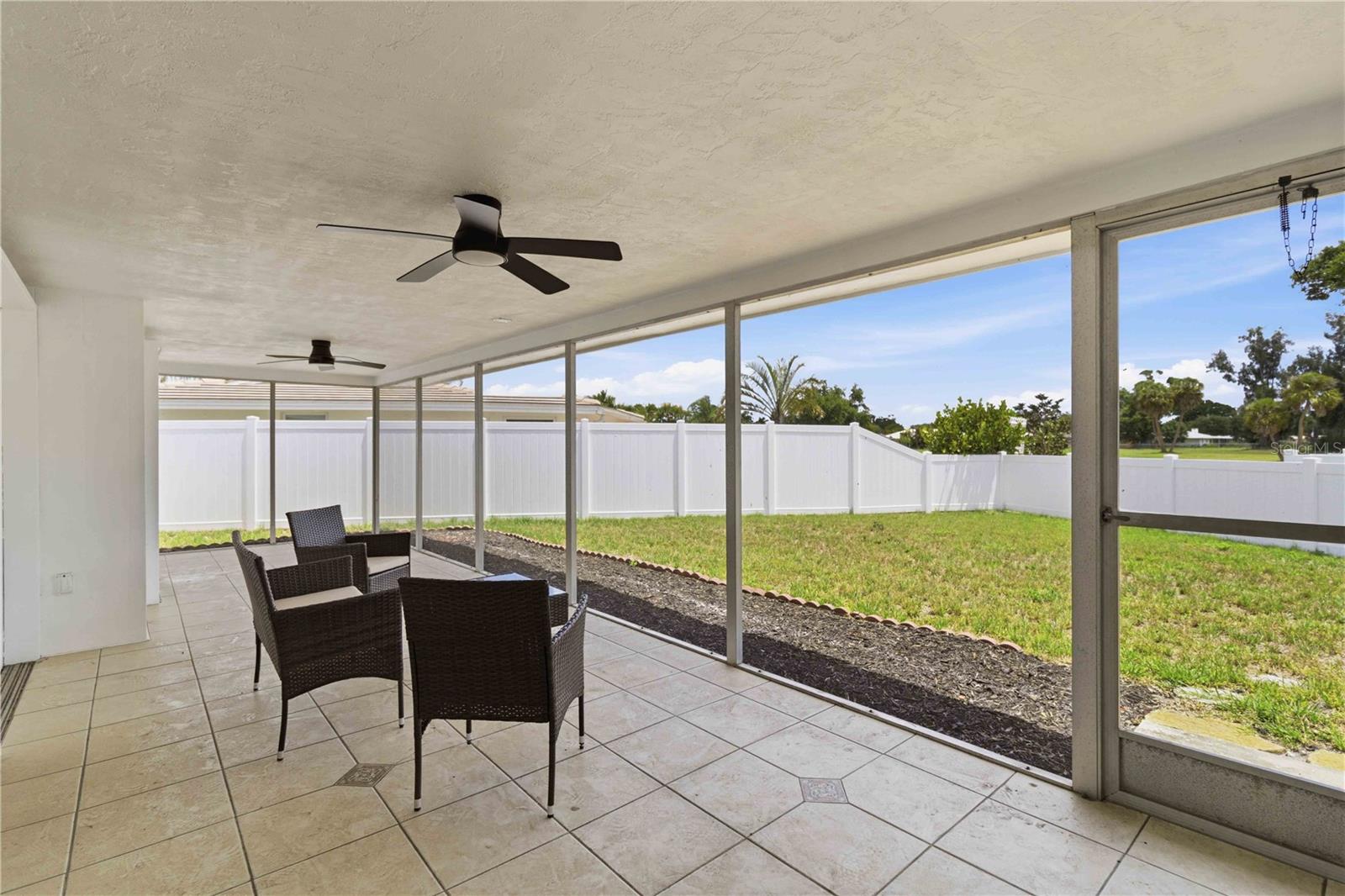 3535 VILLAGE GREEN DR, SARASOTA, FL, 34239