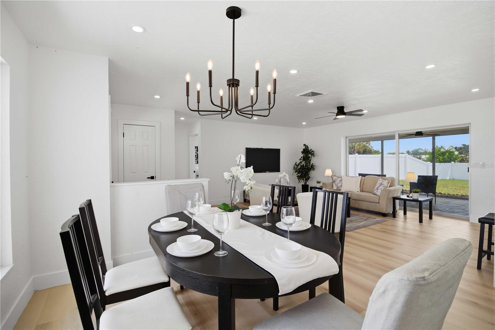 3535 VILLAGE GREEN DR, SARASOTA, FL, 34239