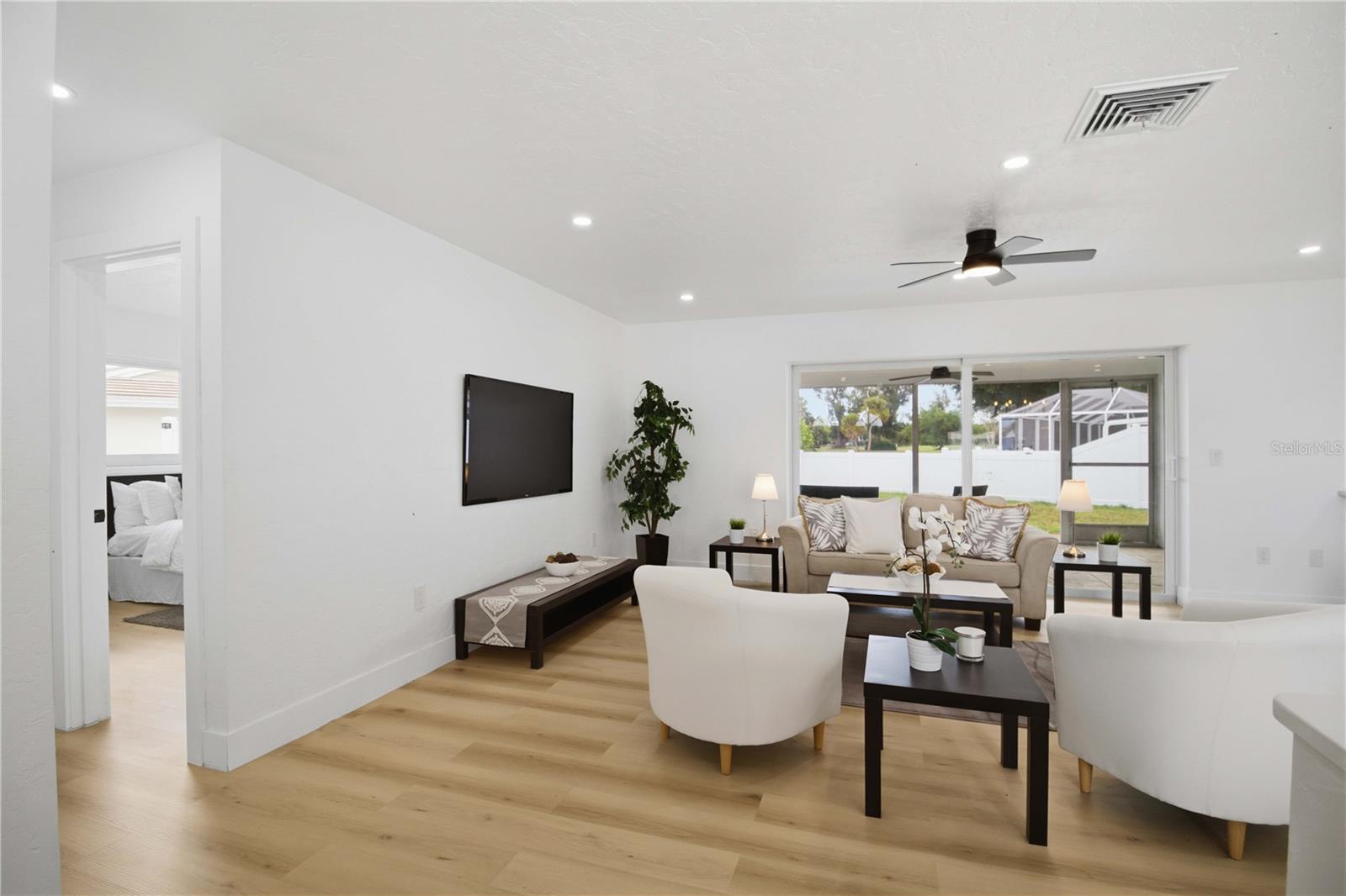 3535 VILLAGE GREEN DR, SARASOTA, FL, 34239