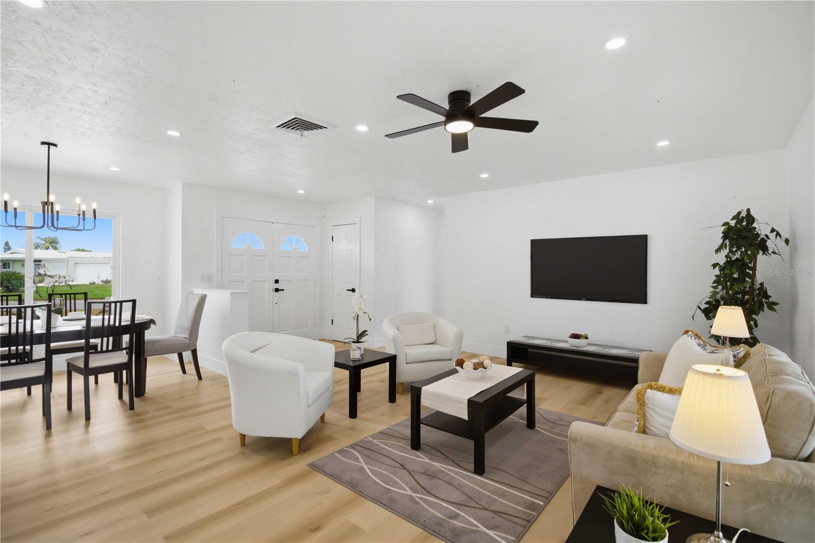 3535 VILLAGE GREEN DR, SARASOTA, FL, 34239