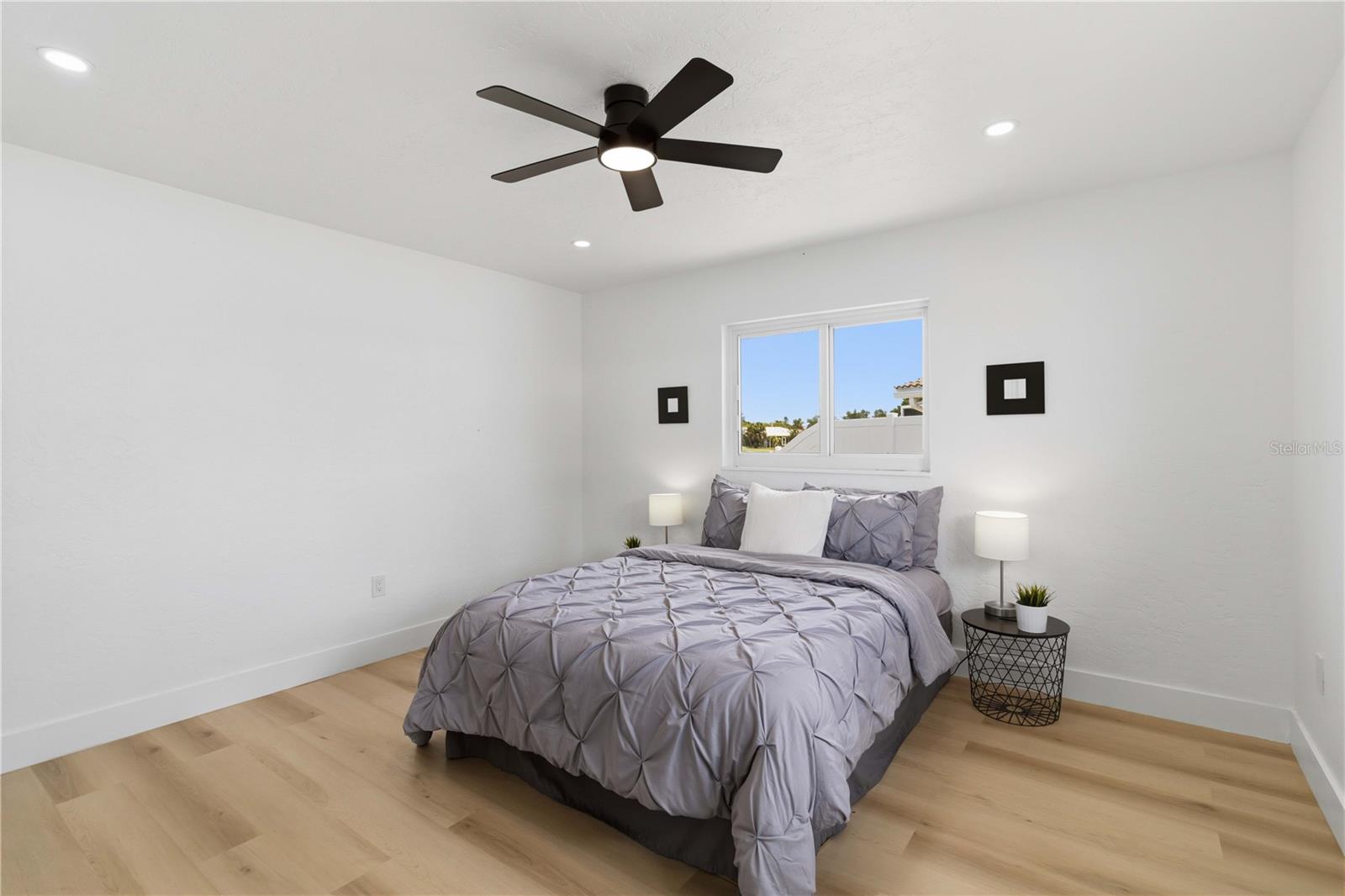 3535 VILLAGE GREEN DR, SARASOTA, FL, 34239