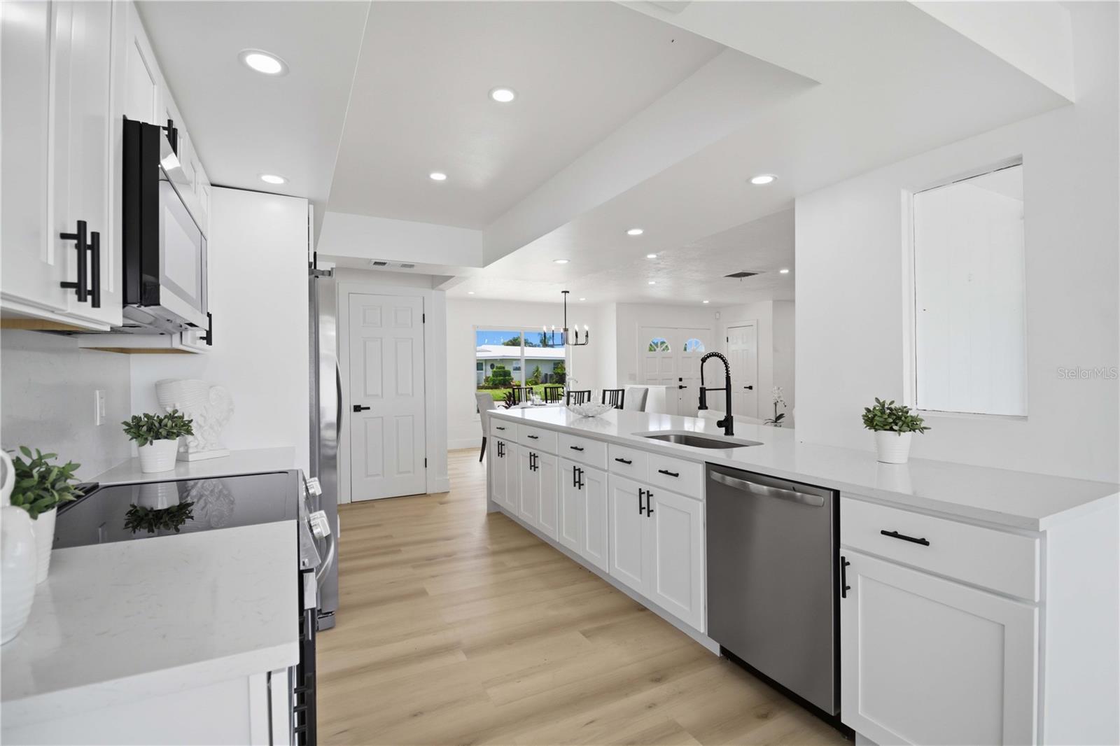 3535 VILLAGE GREEN DR, SARASOTA, FL, 34239
