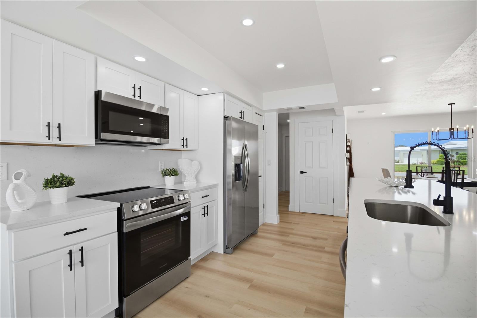 3535 VILLAGE GREEN DR, SARASOTA, FL, 34239
