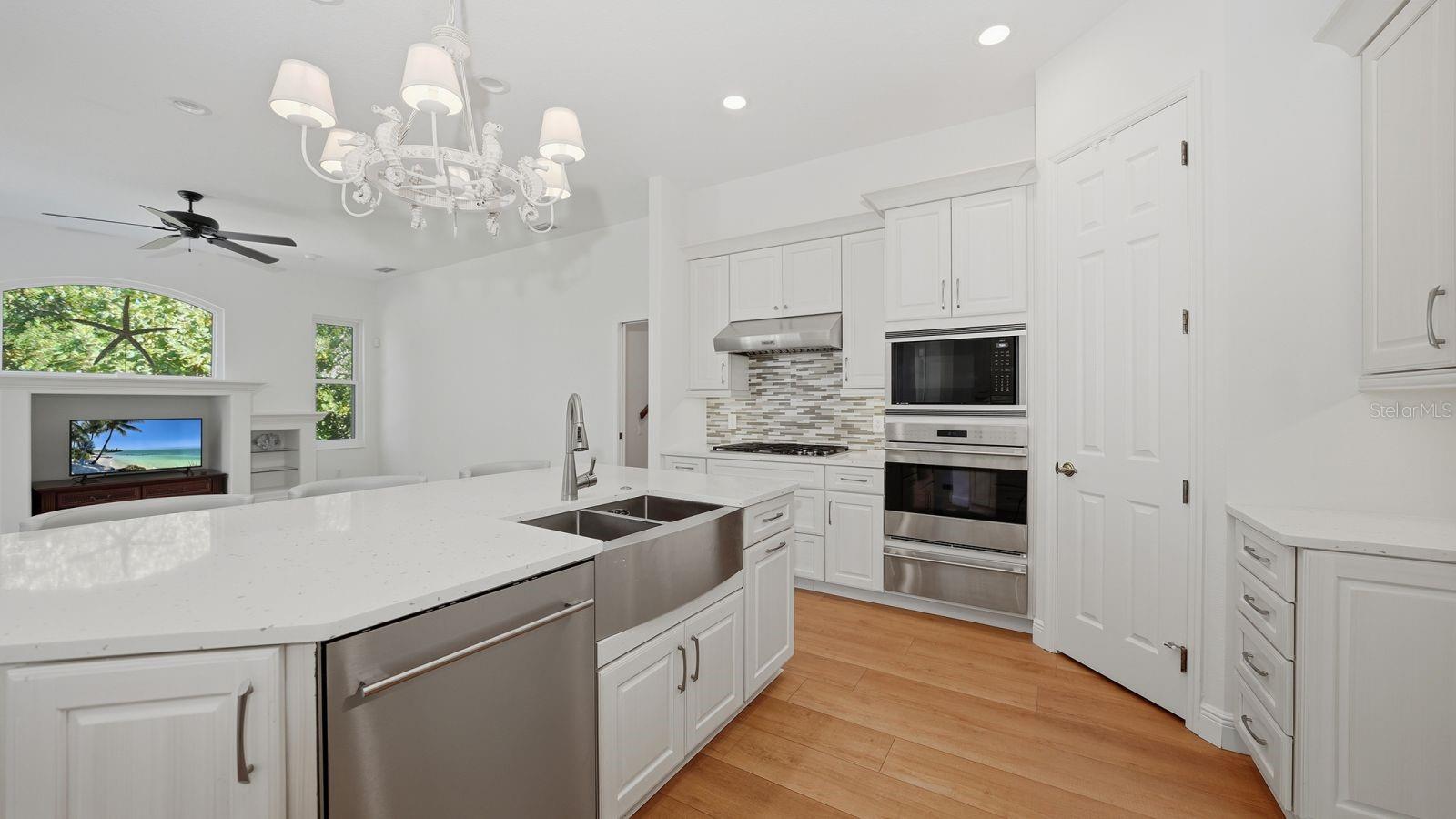 523 JUAN ANASCO DR, LONGBOAT KEY, FL, 34228