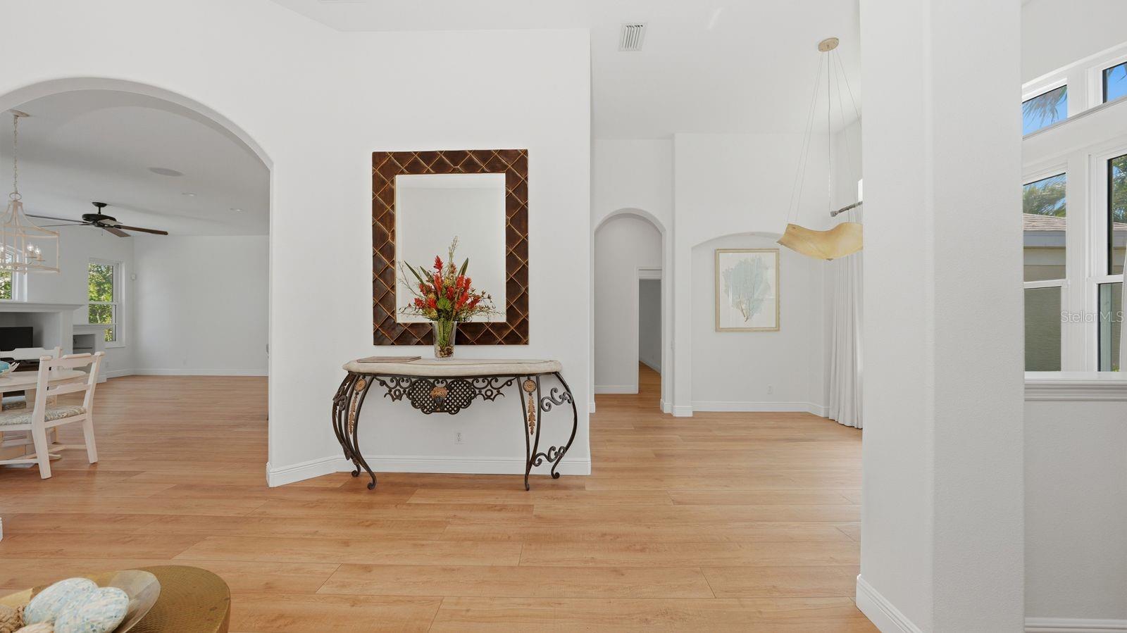523 JUAN ANASCO DR, LONGBOAT KEY, FL, 34228