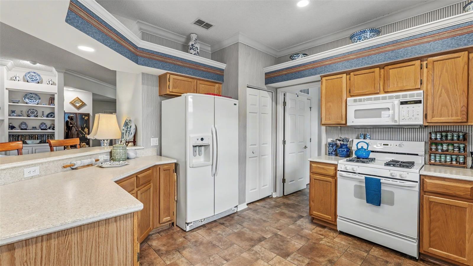 6257 SILVER LAKES DR W, LAKELAND, FL, 33810