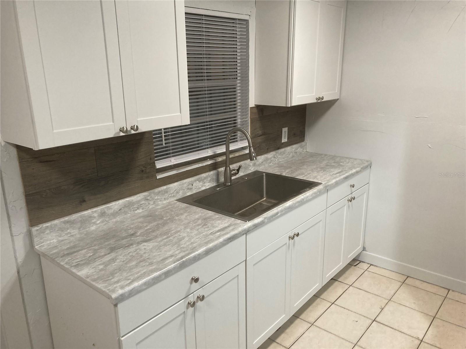 1210 E 140TH AVE, TAMPA, FL, 33613