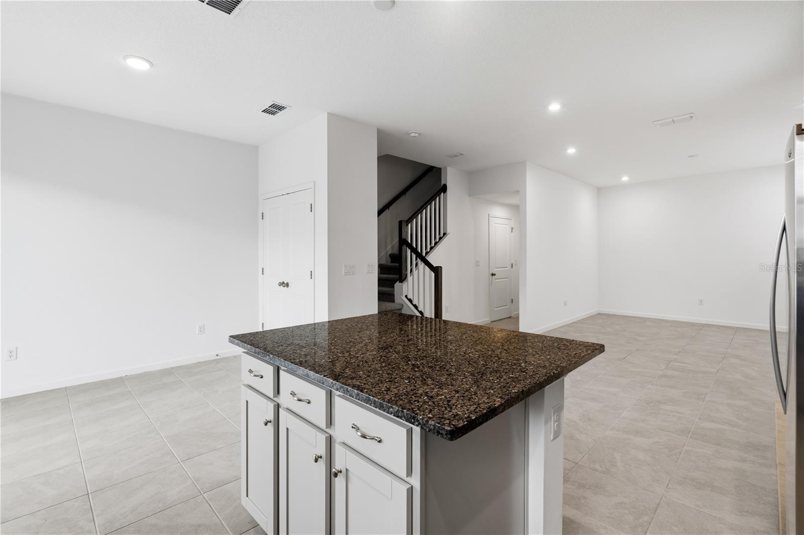 1124 LAKESHORE BREEZE PL, KISSIMMEE, FL, 34747