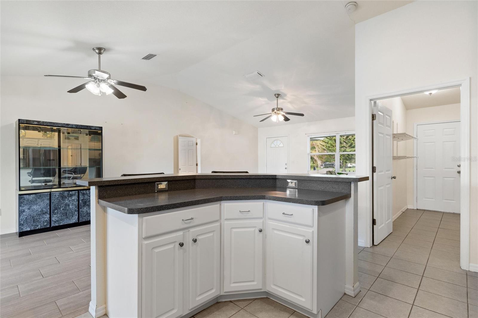 6225 AMARYLLIS DR, INDIAN LAKE ESTATES, FL, 33855
