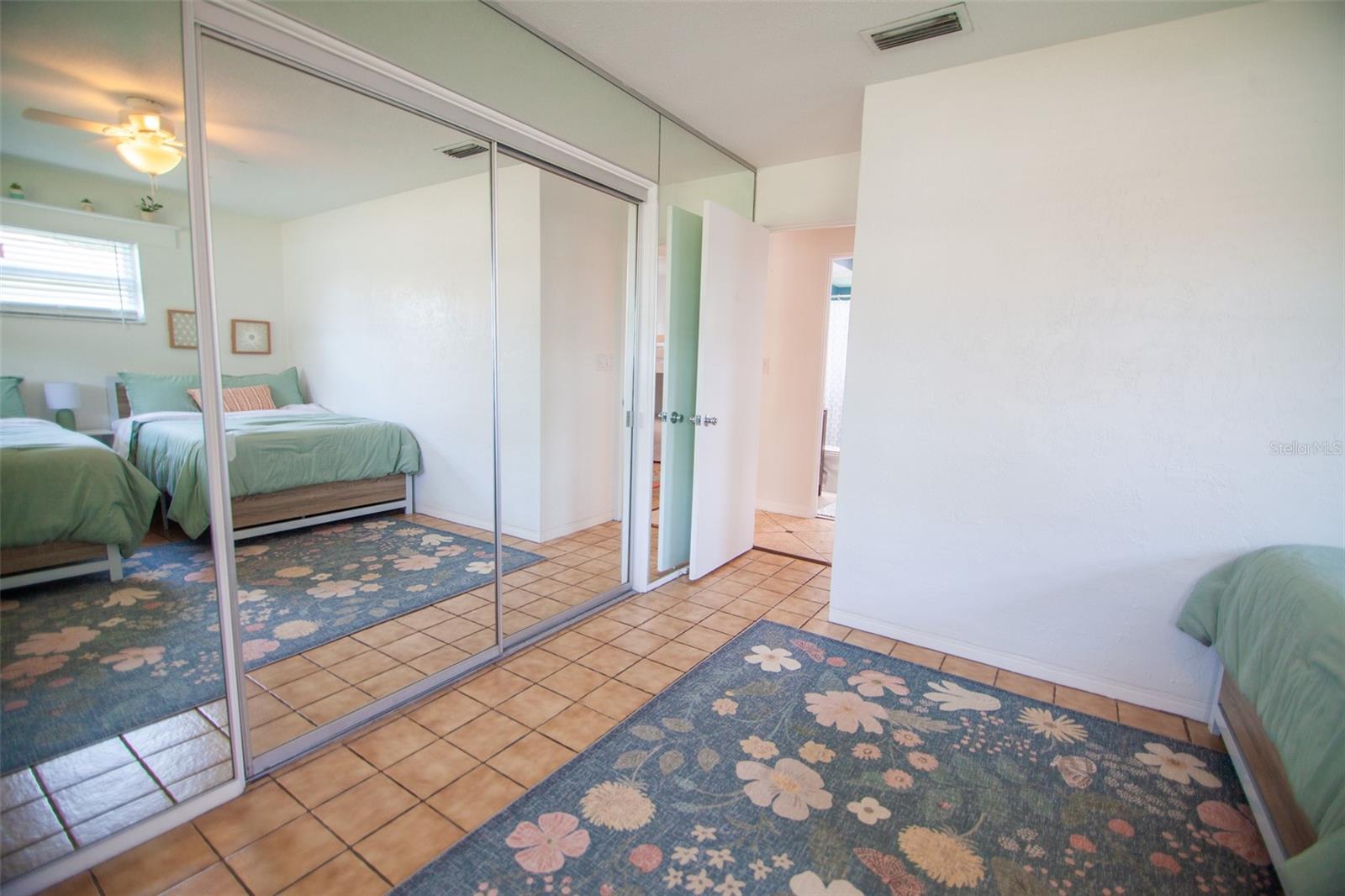 6567 HILLSIDE AVE, SEMINOLE, FL, 33772