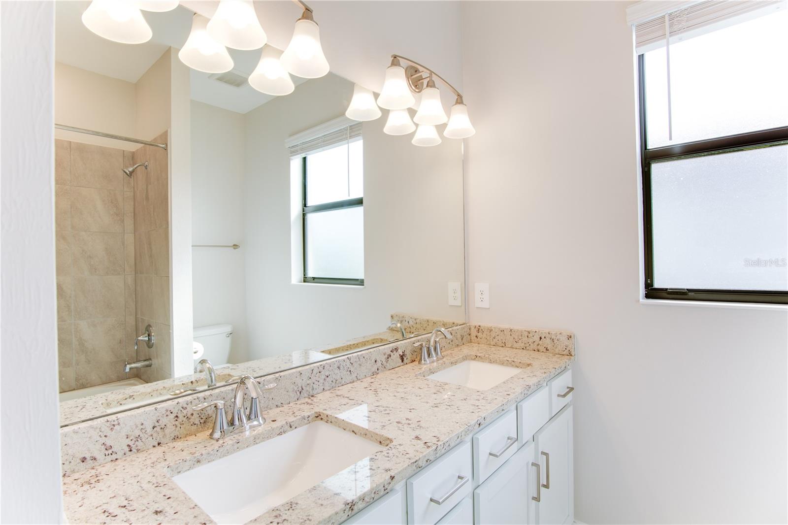5040 SEAFOAM TRL, BRADENTON, FL, 34211