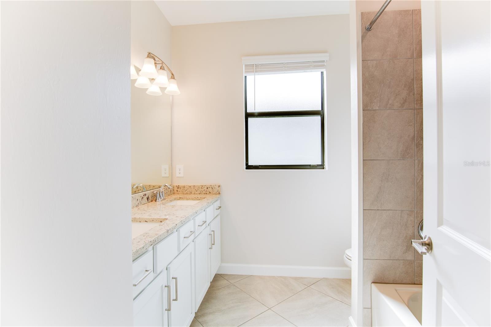 5040 SEAFOAM TRL, BRADENTON, FL, 34211