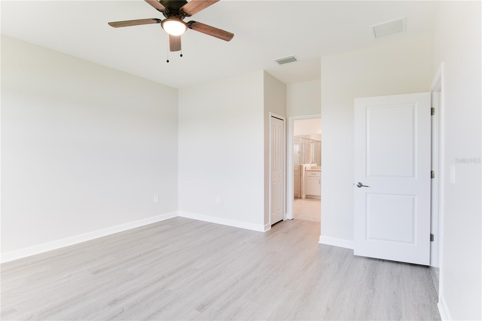 5040 SEAFOAM TRL, BRADENTON, FL, 34211