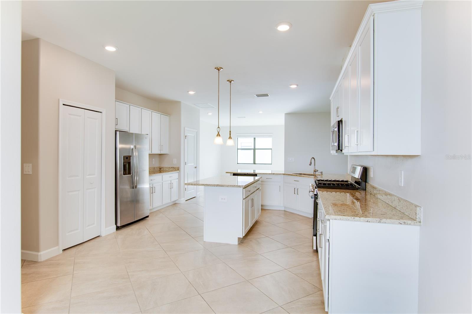 5040 SEAFOAM TRL, BRADENTON, FL, 34211