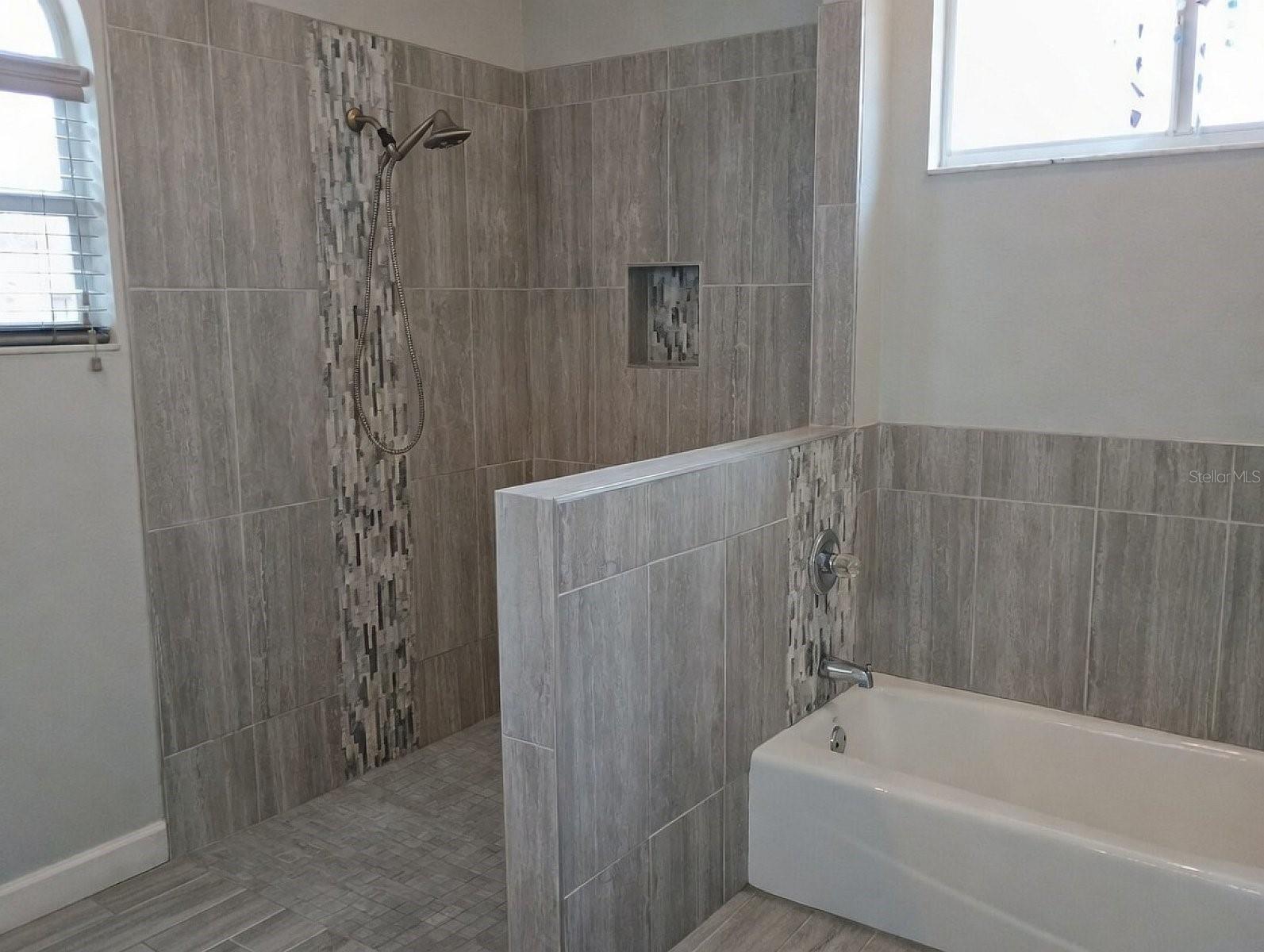 2401 TANGERINE HILL CT, LUTZ, FL, 33549
