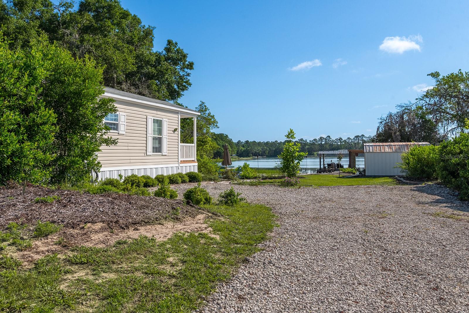 588 S COUNTY ROAD 21, HAWTHORNE, FL, 32640