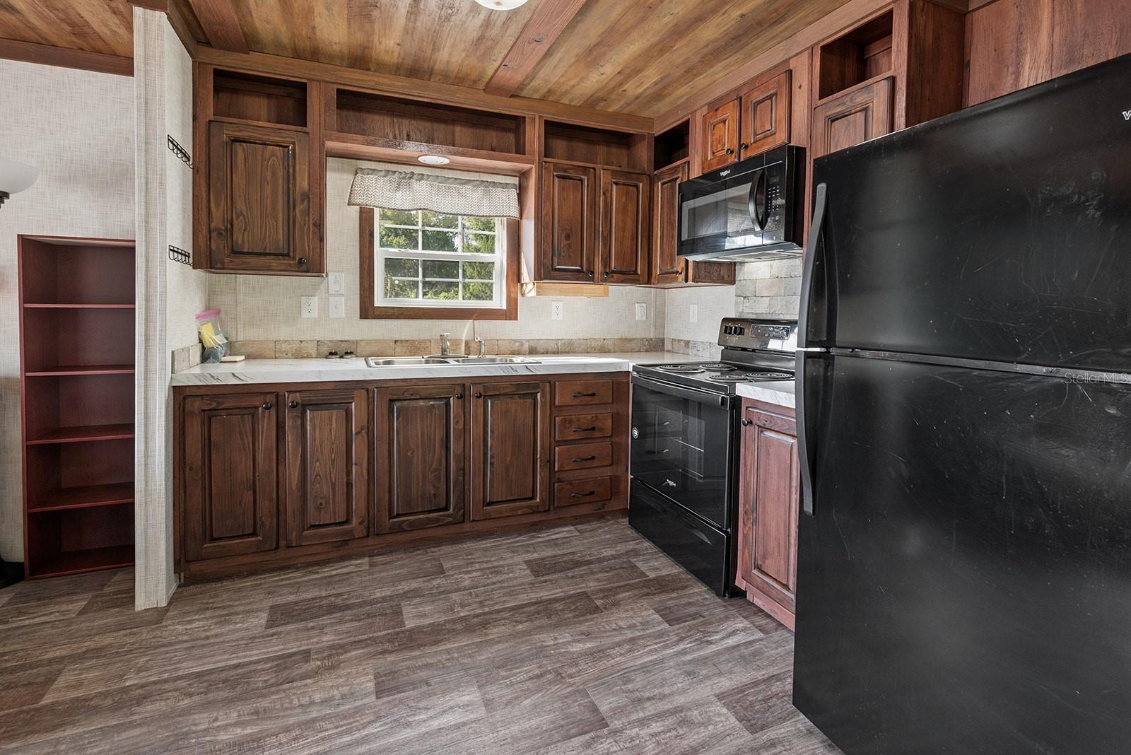 588 S COUNTY ROAD 21, HAWTHORNE, FL, 32640