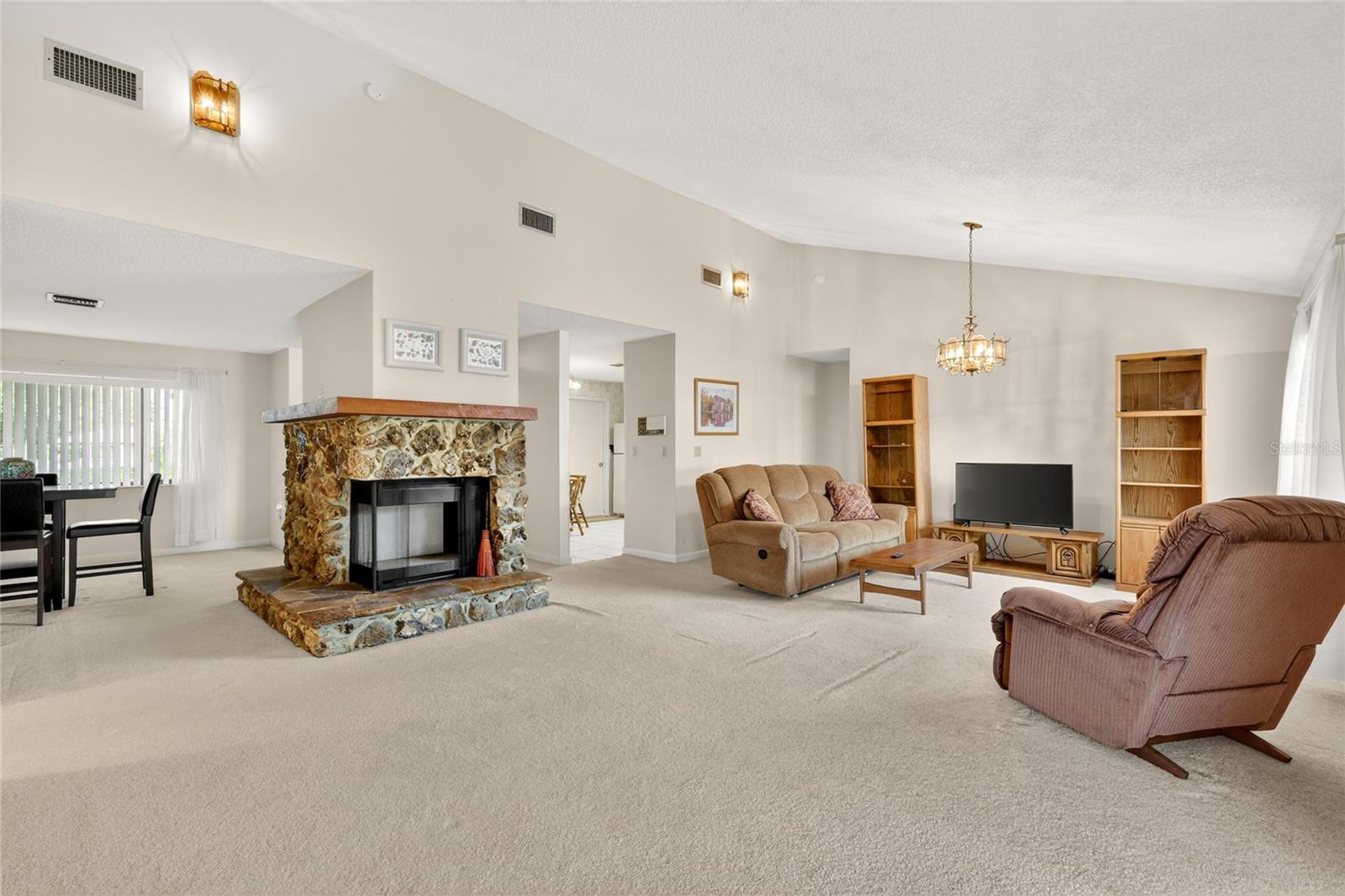 3001 STRATFORD LN, MOUNT DORA, FL, 32757