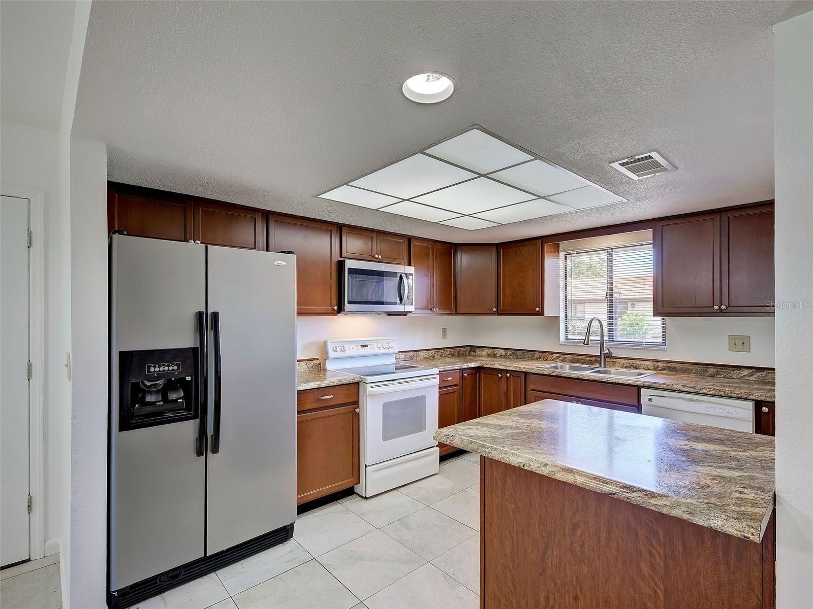 499 ALBEE FARM RD #V11, VENICE, FL, 34285