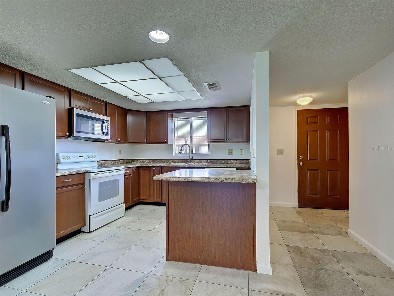 499 ALBEE FARM RD #V11, VENICE, FL, 34285
