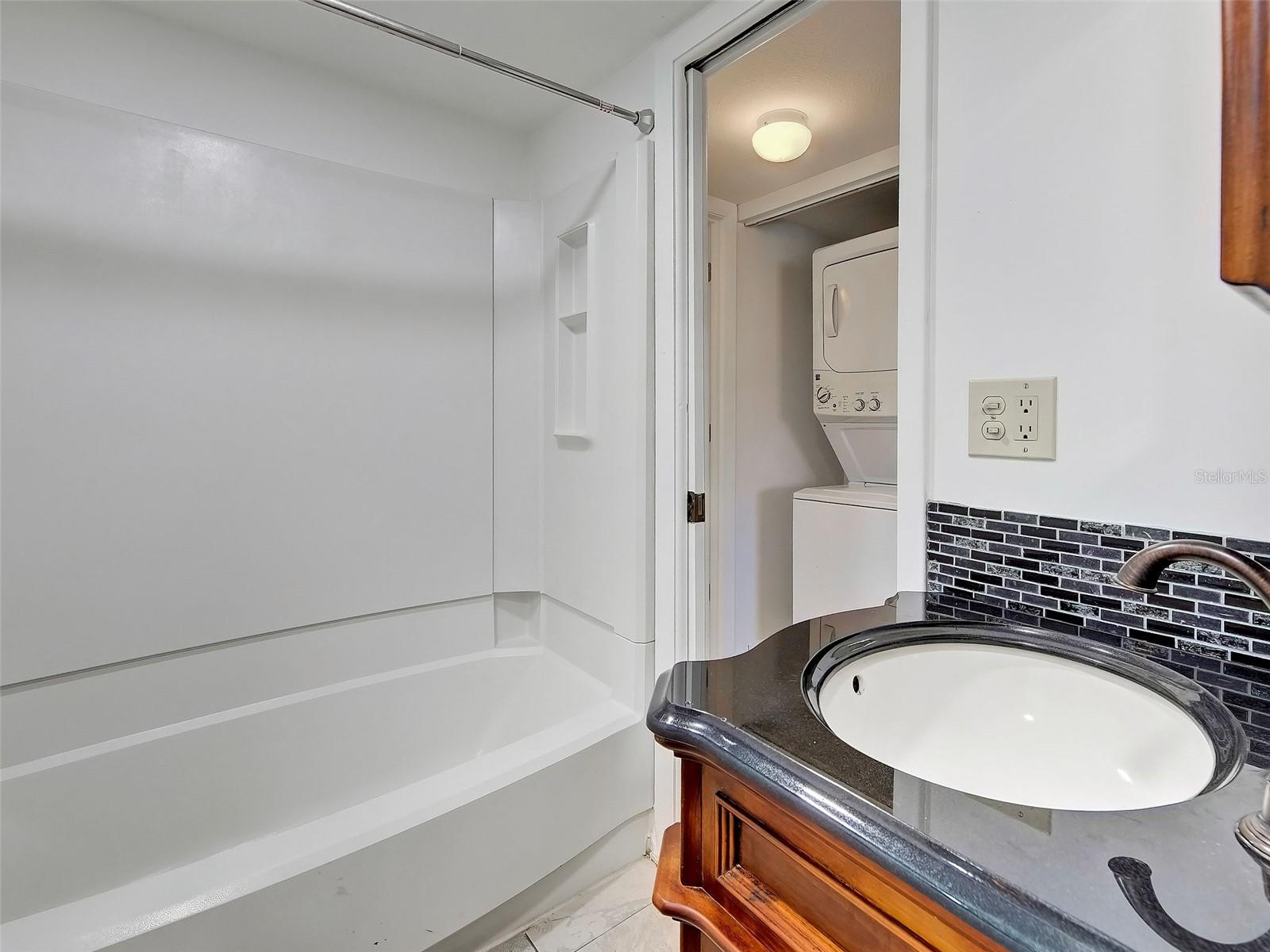 499 ALBEE FARM RD #V11, VENICE, FL, 34285