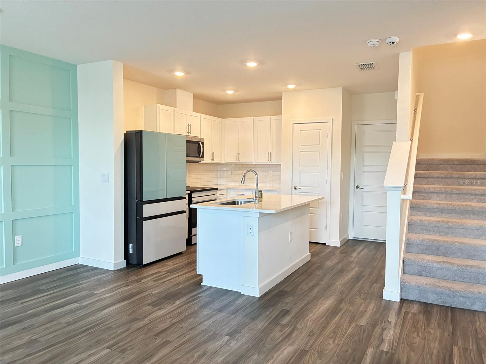 553 JOHN L MICA WAY, LONGWOOD, FL, 32750