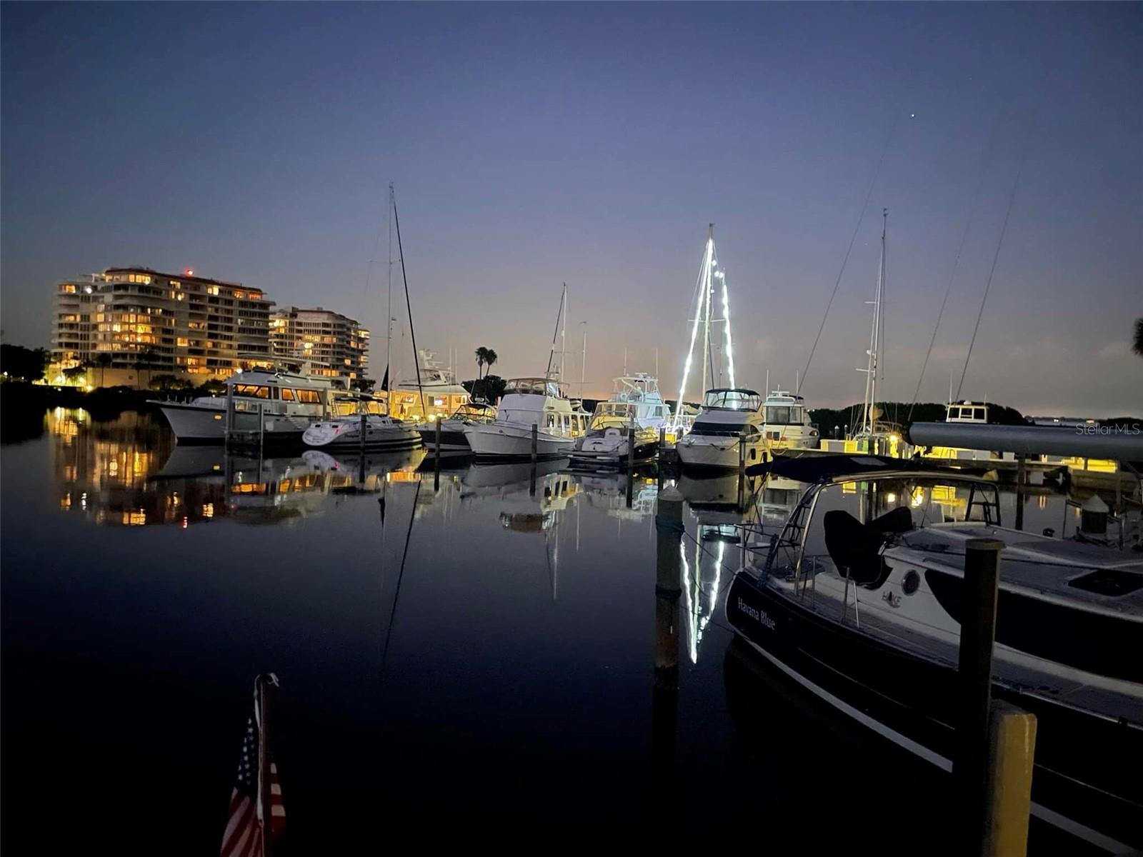 2600 HARBOURSIDE DR #B-13, LONGBOAT KEY, FL, 34228