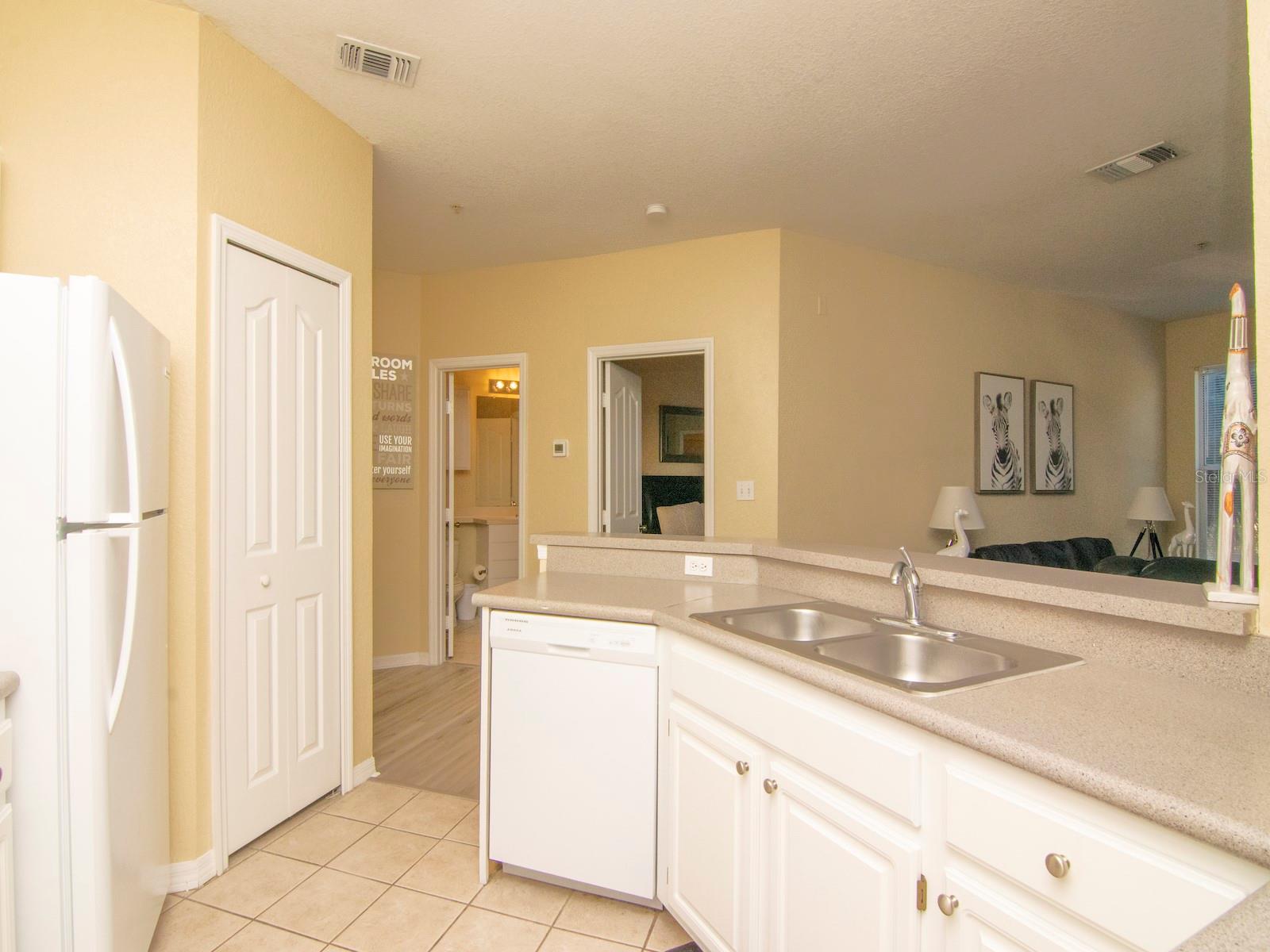 5815 LEGACY CRESCENT PL #202, RIVERVIEW, FL, 33578