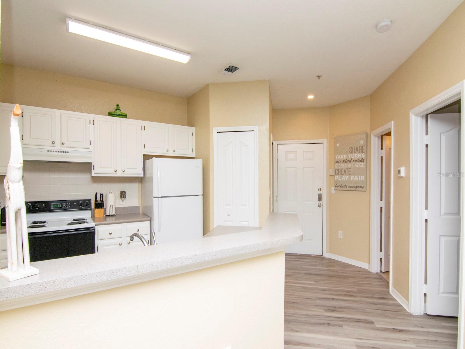 5815 LEGACY CRESCENT PL #202, RIVERVIEW, FL, 33578