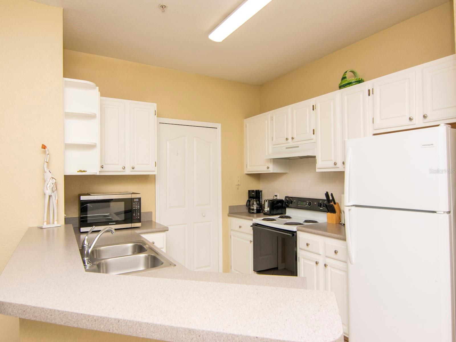5815 LEGACY CRESCENT PL #202, RIVERVIEW, FL, 33578