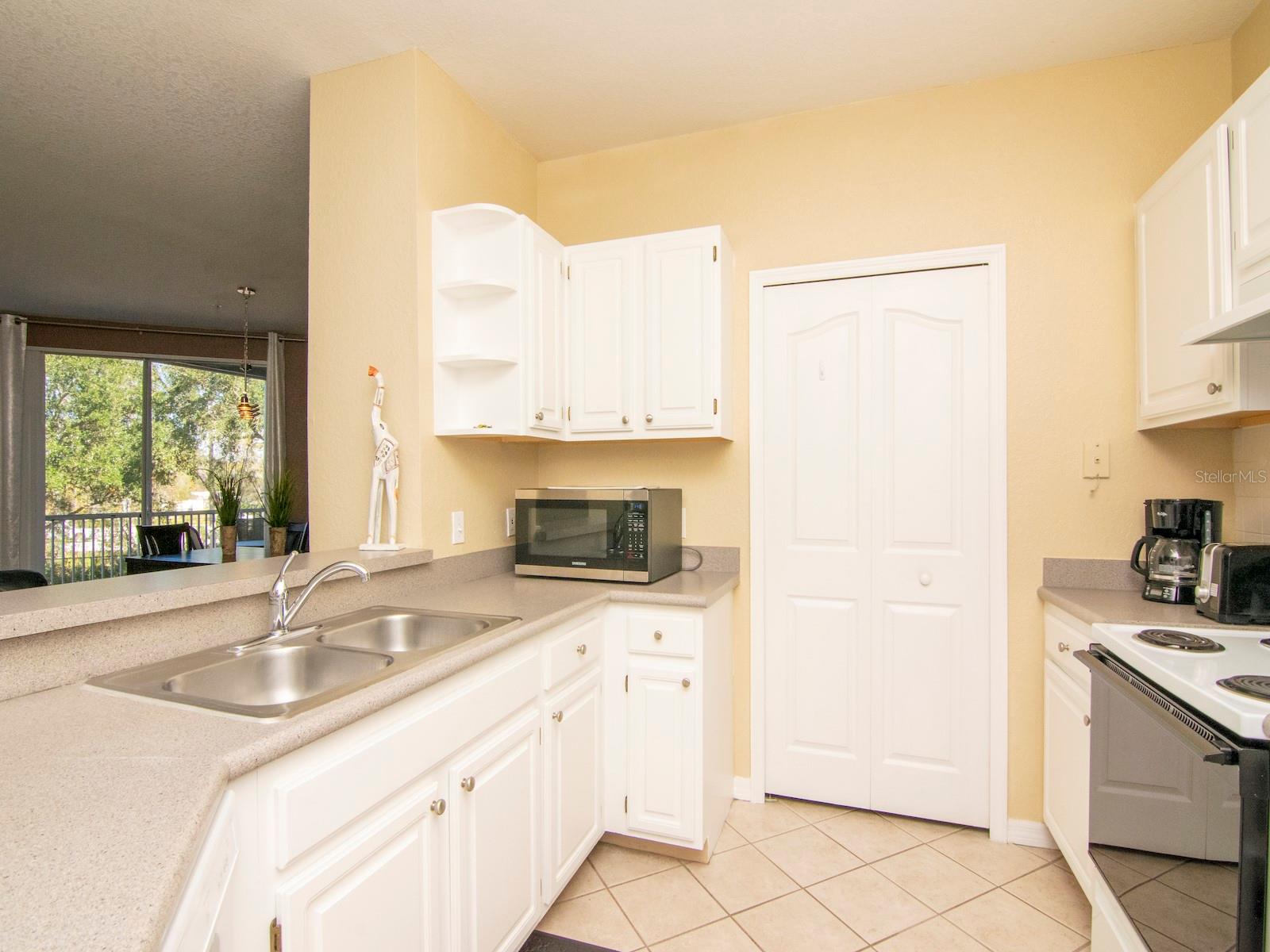 5815 LEGACY CRESCENT PL #202, RIVERVIEW, FL, 33578